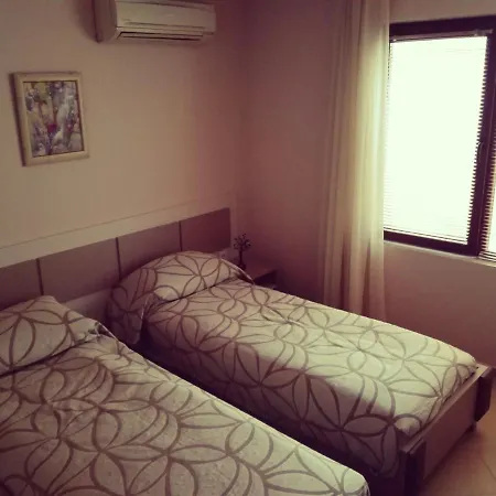Модерен Тристаен Апартамент Apartment Aheloy